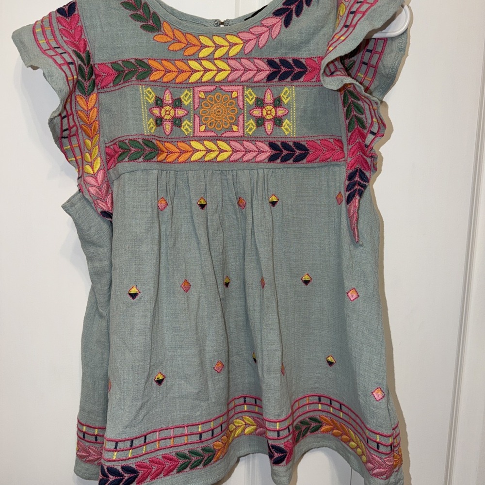 Women Small Floral Embroidered Feminine Summer Casual Top